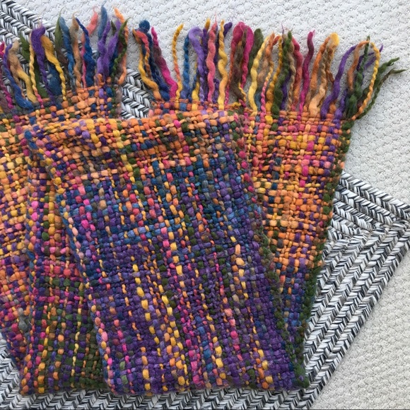 Manifattura - Vibrant Italian Wool Scarf w/ Fringe - Picture 3 of 3